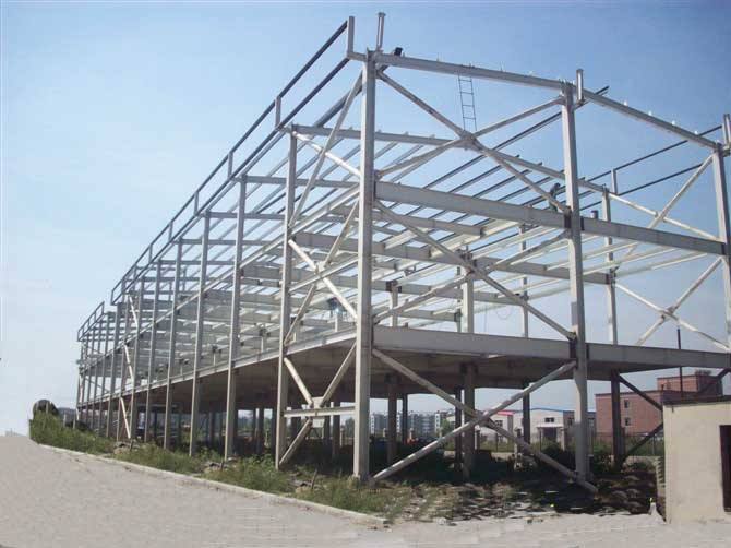 大渡口网架加工之眼跳岩对管桁架的影响